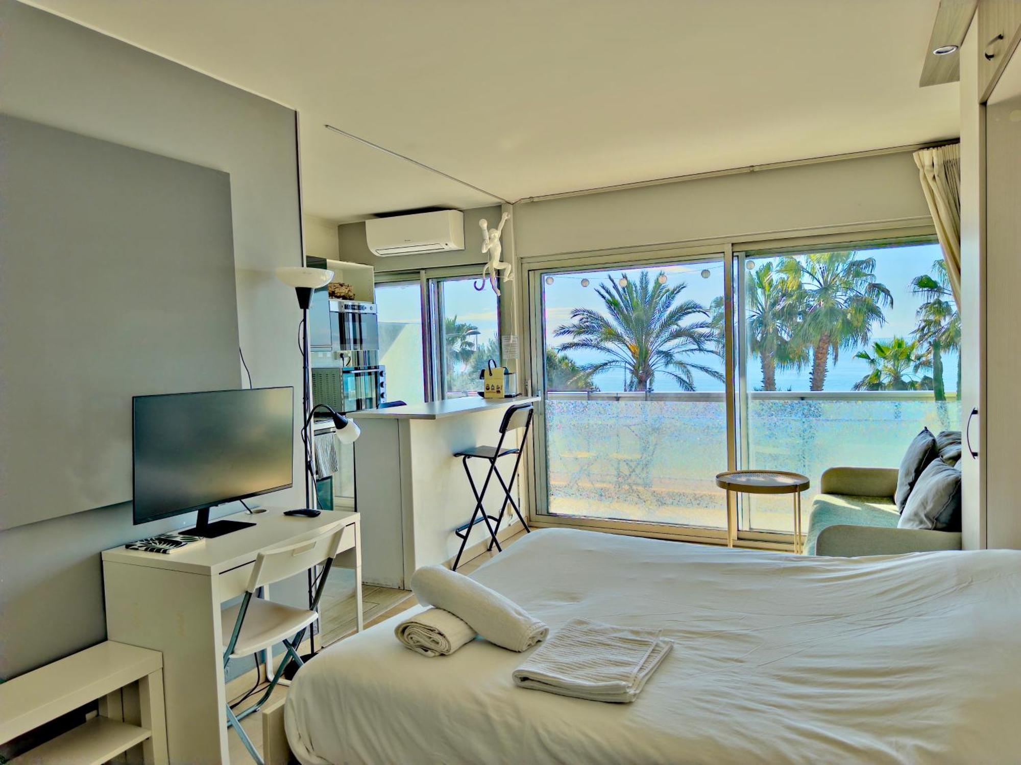 Panoramic Sea View Studio 24H Checkin 케인즈수르메르 외부 사진